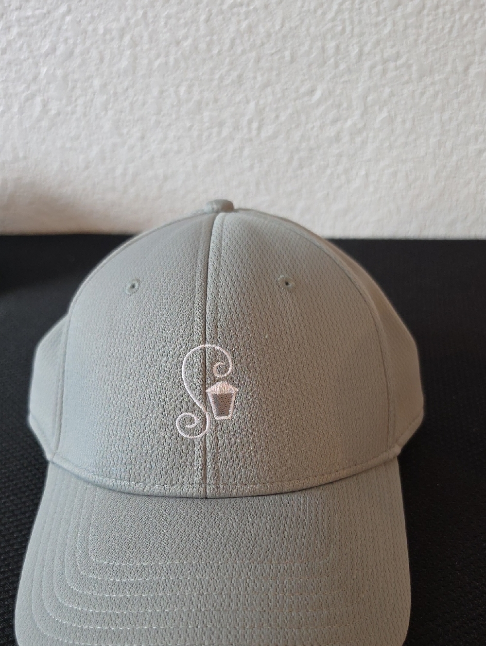 Callaway Light Gray Men's Golf Cap with Subtle Logo